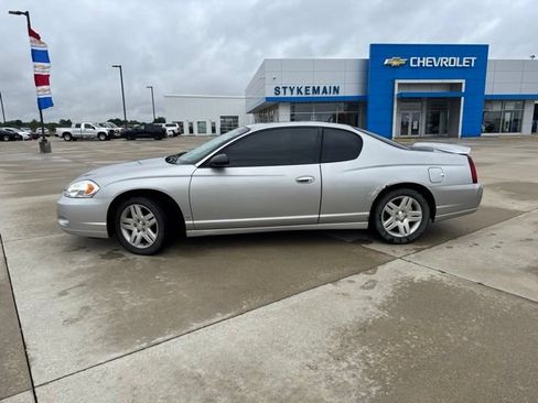 Used 2007 Chevrolet Monte Carlo LT FWD image 2