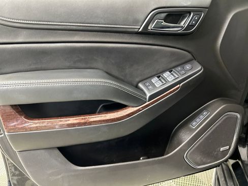 Used 2020 GMC Yukon XL SLT w/ Value Plus Edition image 11