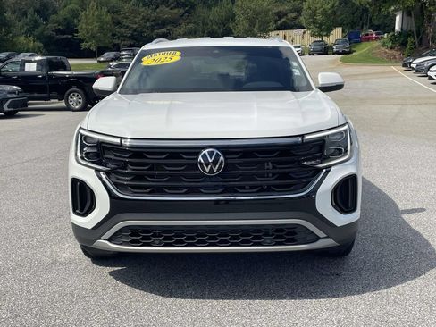 Used 2025 Volkswagen Atlas Cross Sport SE FWD image 2