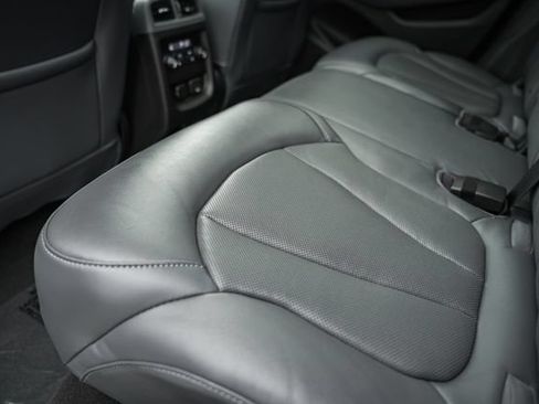 Used 2019 Buick Envision Premium AWD/4WD image 31