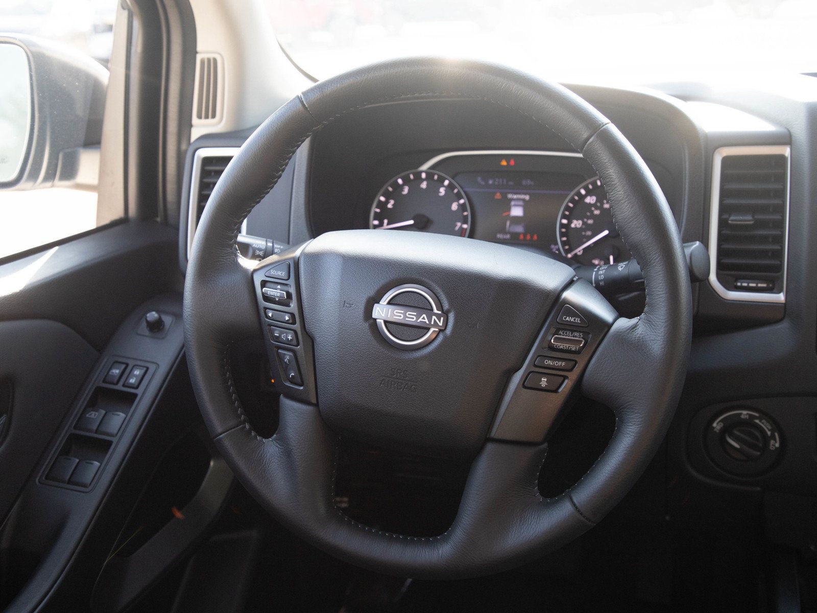 Used 2024 Nissan Frontier SV w/ SV Convenience Package AWD/4WD image 17