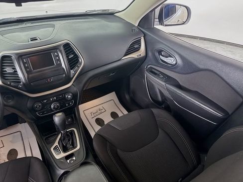 Used 2015 Jeep Cherokee Latitude w/ Cold Weather Group image 22