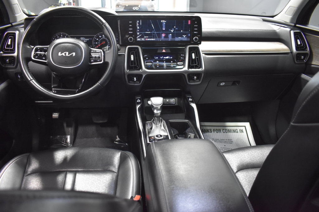 Used 2023 Kia Sorento S w/ Panoramic Sunroof Package AWD/4WD image 13