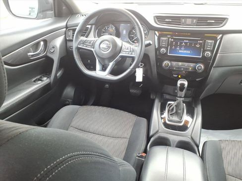 Used 2019 Nissan Rogue S w/ Special Edition Package image 4