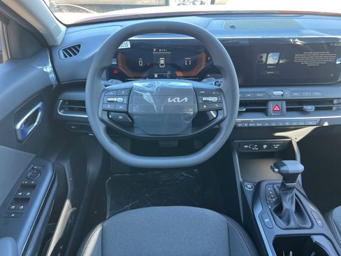 New 2025 Kia K4 LXS image 11