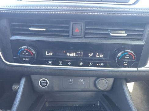 Used 2023 Nissan Rogue SV image 19