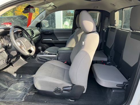 Used 2022 Toyota Tacoma SR5 image 10