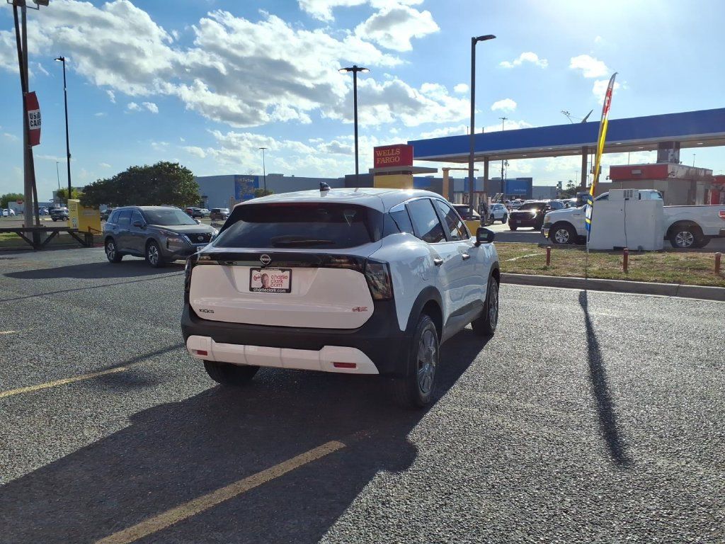 Used 2026 Nissan Kicks S FWD image 5