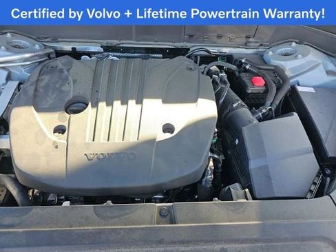 Used 2025 Volvo XC90 B5 Plus image 12