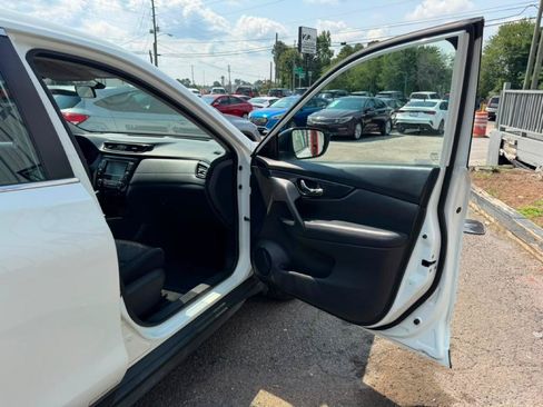 Used 2018 Nissan Rogue S FWD image 16