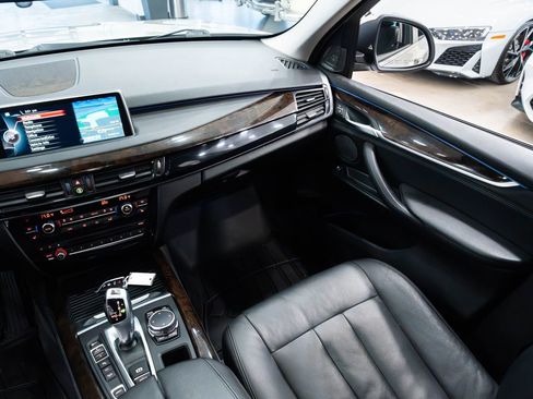 Used 2016 BMW X5 xDrive40e image 11