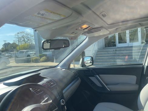 Used 2016 Subaru Forester 2.5i Premium image 11