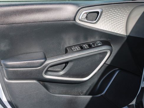 Used 2023 Kia Soul LX w/ Option Group 015 image 21