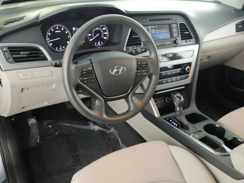 Used 2015 Hyundai Sonata SE w/ Option Group 09 image 12
