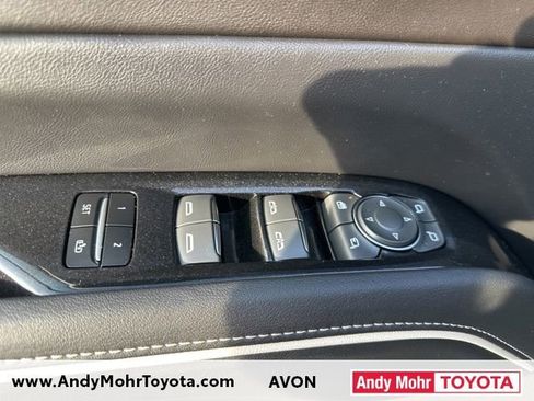 Used 2023 Cadillac Escalade Premium Luxury image 12