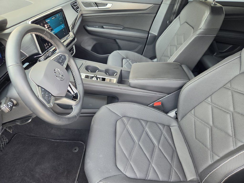 Used 2024 Volkswagen Atlas Cross Sport SE FWD image 11