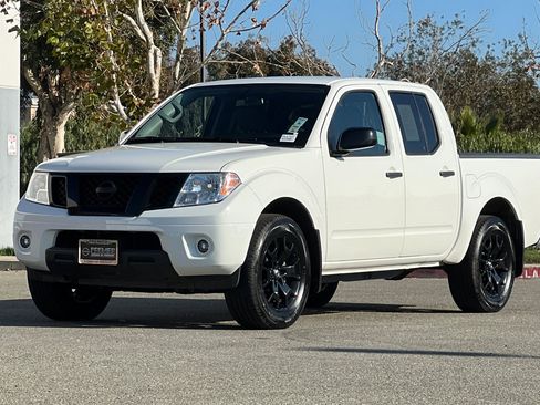 Used 2021 Nissan Frontier SV w/ Midnight Edition Floor Mats image 8