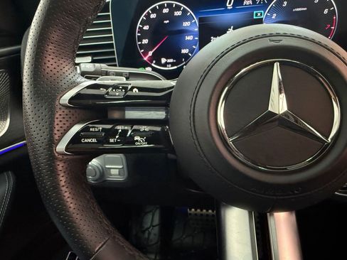 Used 2025 Mercedes-Benz GLS 450 4MATIC image 16