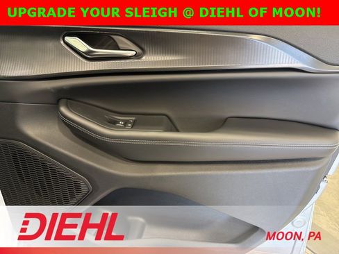 New 2025 Jeep Grand Cherokee Altitude w/ Trailer Tow Package image 15