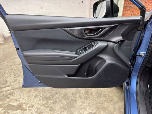 Used 2023 Subaru Crosstrek 2.0i image 9