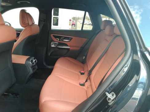 Used 2024 Mercedes-Benz GLC 300 SUV w/ Driver Assistance Package image 19