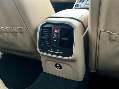 Used 2022 Porsche Macan PREMIUM PACKAGE PLUS 2.0T (AWD image 10