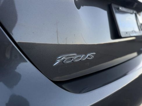 Used 2016 Ford Focus SE w/ SE Cold Weather Package image 37