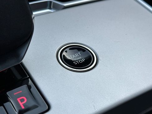 New 2026 Land Rover Range Rover Autobiography AWD/4WD image 16