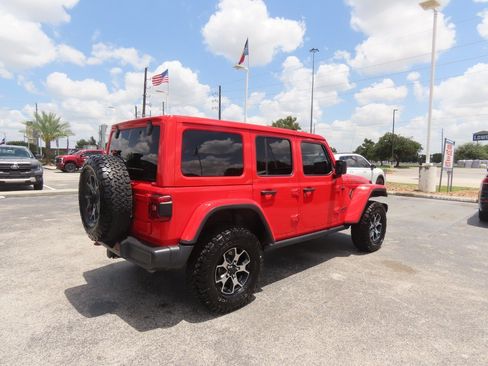 Used 2019 Jeep Wrangler Unlimited Rubicon w/ Cold Weather Group AWD/4WD image 11