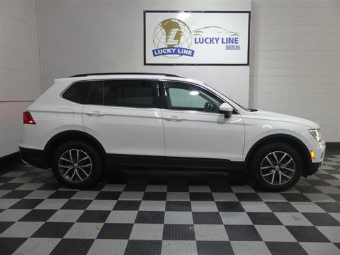 Used 2019 Volkswagen Tiguan SE w/ Panoramic Sunroof Package image 6
