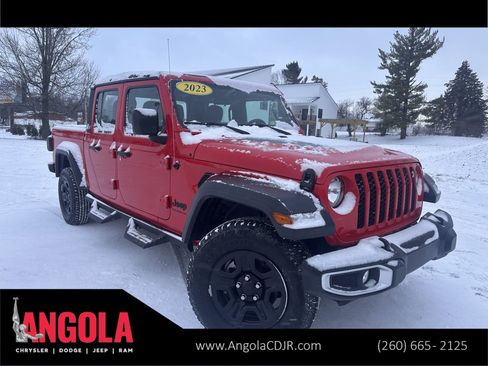 Used 2023 Jeep Gladiator Sport image 1