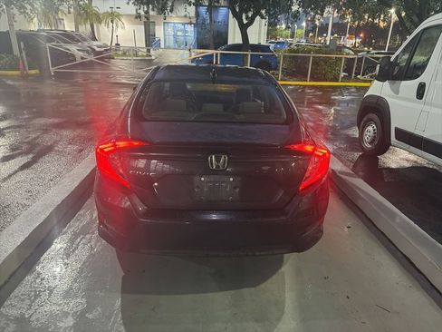 Used 2017 Honda Civic EX-T image 5