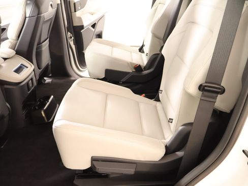 New 2026 Lincoln Navigator Premiere AWD/4WD image 13