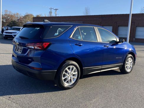 Used 2022 Chevrolet Equinox LS image 7