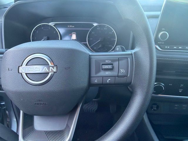 Used 2026 Nissan Rogue S FWD image 17