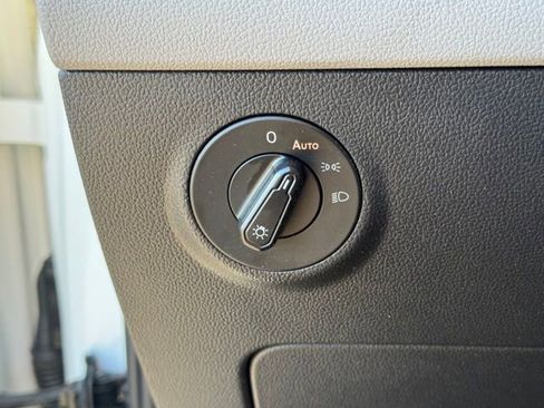 Used 2022 Volkswagen Taos S image 21