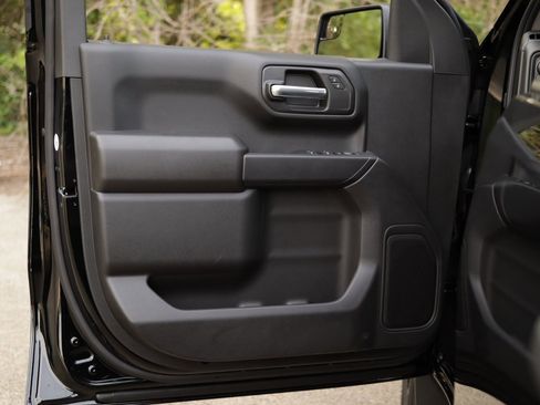 New 2025 Chevrolet Silverado 1500 Custom image 25