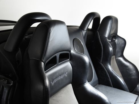 Used 2004 Dodge Viper SRT-10 RWD image 30