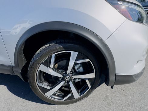 Used 2022 Nissan Rogue Sport SL w/ Premium Package image 4