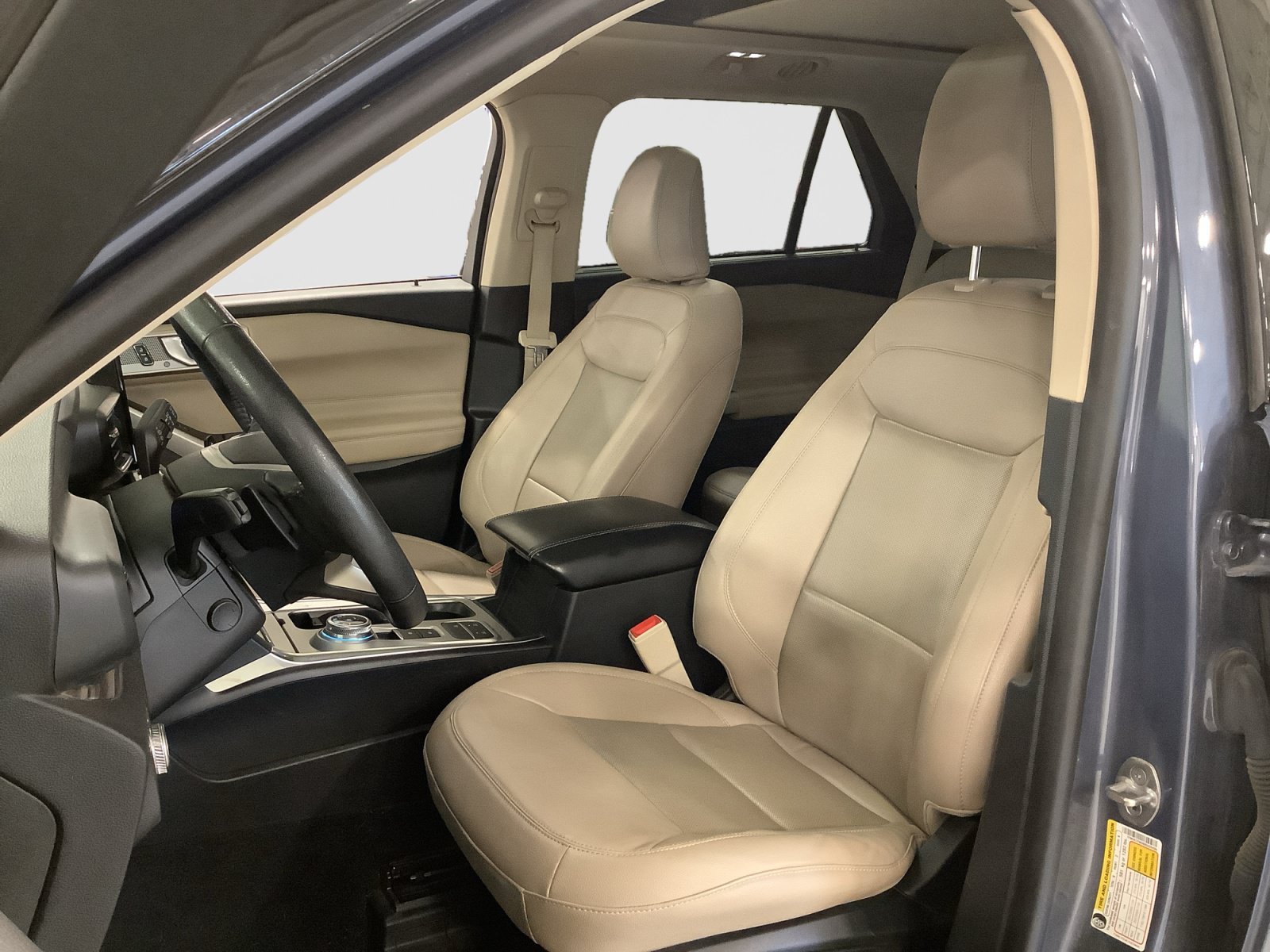 Used 2021 Ford Explorer Limited w/ Hybrid Equipment Group 310A RWD image 12