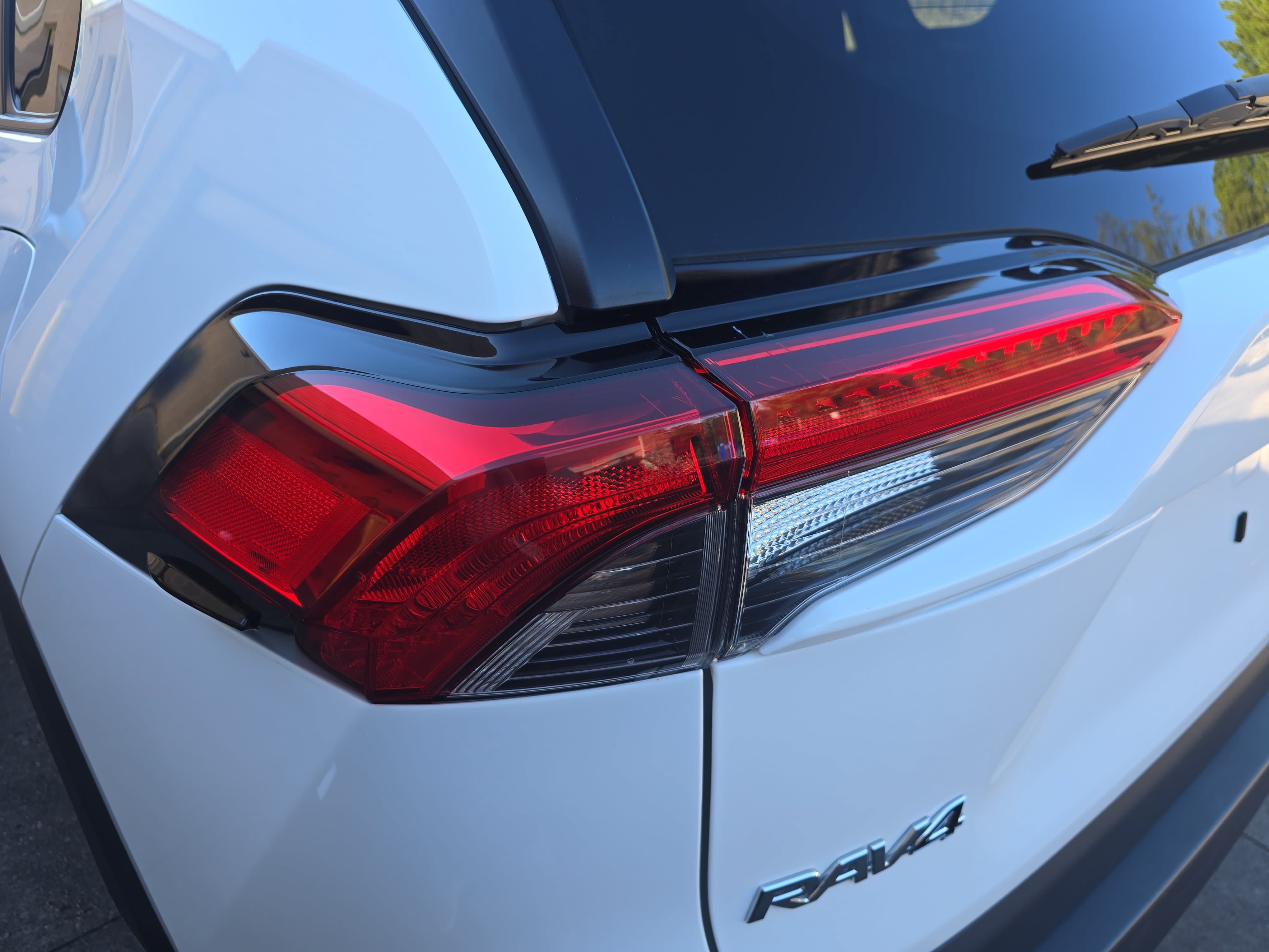 Used 2025 Toyota RAV4 XLE FWD image 35