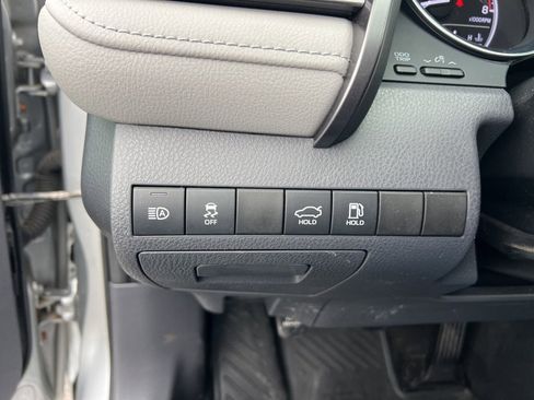 Used 2020 Toyota Camry LE image 16