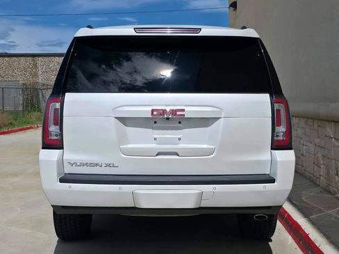 Used 2018 GMC Yukon XL SLT w/ Premium Edition AWD/4WD image 4