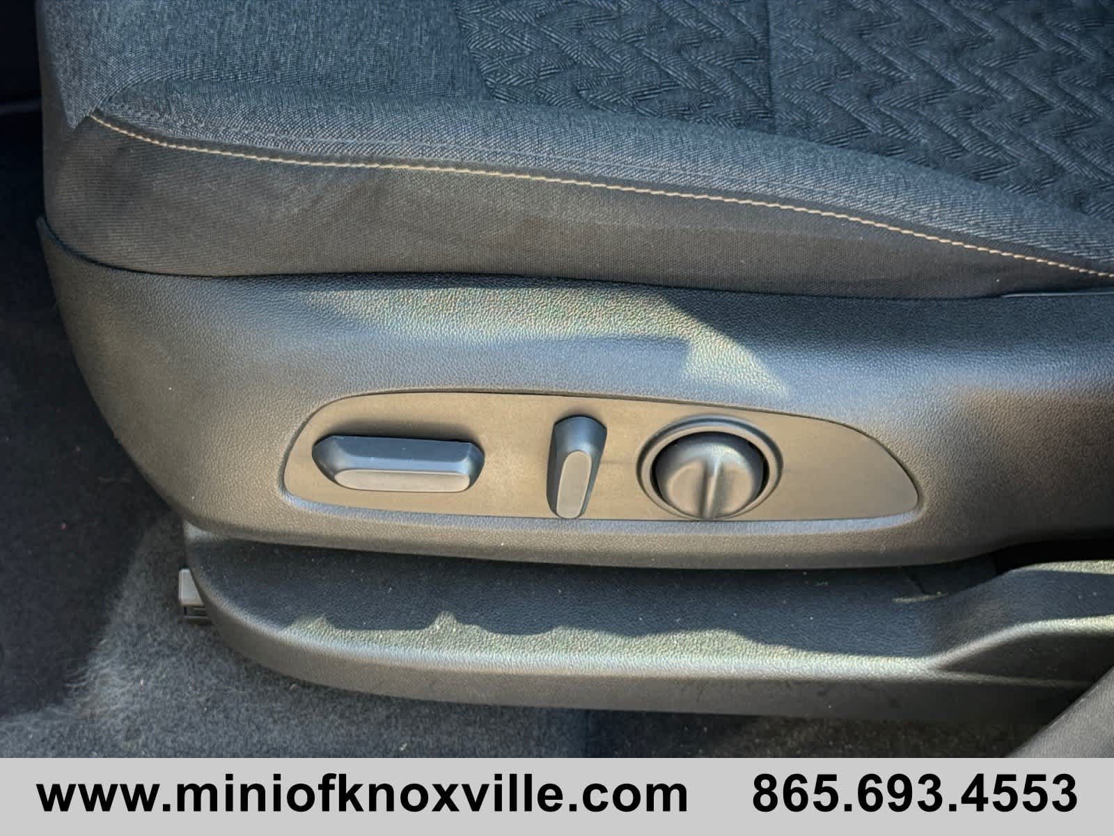 Used 2023 Chevrolet Equinox LT FWD image 14
