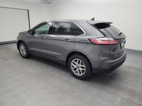 Used 2023 Ford Edge SEL image 3