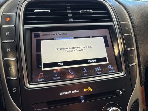 Used 2017 Lincoln MKX Reserve w/ Luxury Package image 24