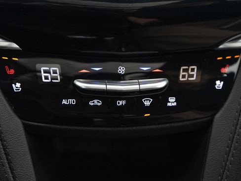 Used 2024 Cadillac XT6 Sport image 18