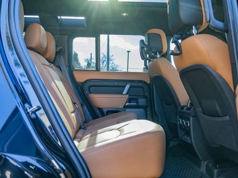 Used 2024 Land Rover Defender 110 V8 image 63