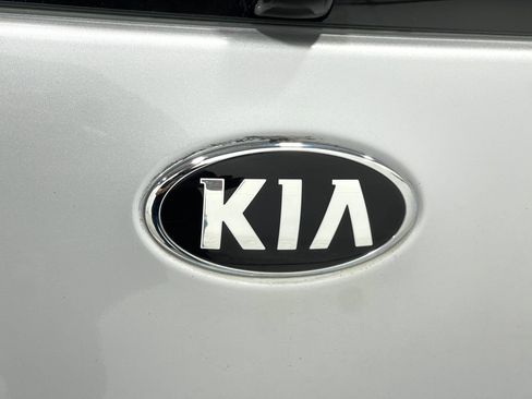 Used 2019 Kia Niro LX FWD image 36