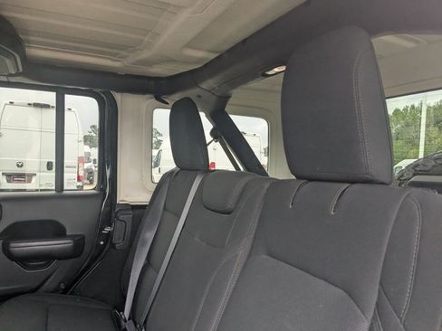 Used 2018 Jeep Wrangler Unlimited Sport S image 15
